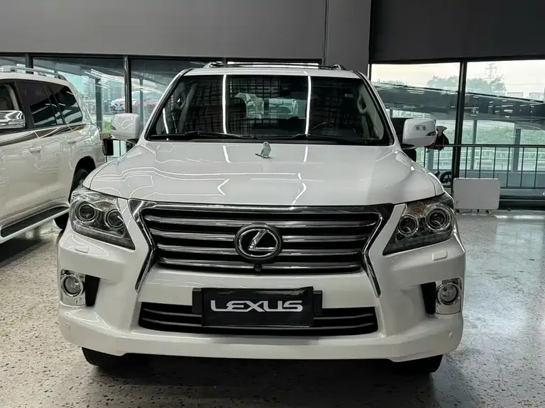 Lexus LX 570