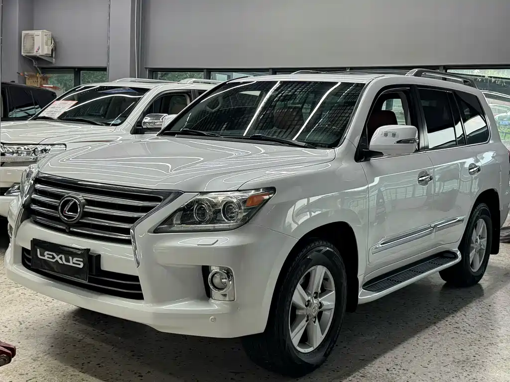 Lexus LX 570
