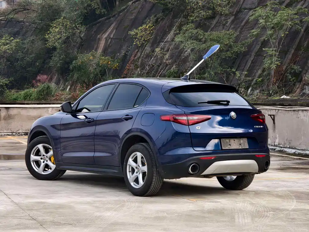 Stelvio 2.0 T 200 HP Luxury