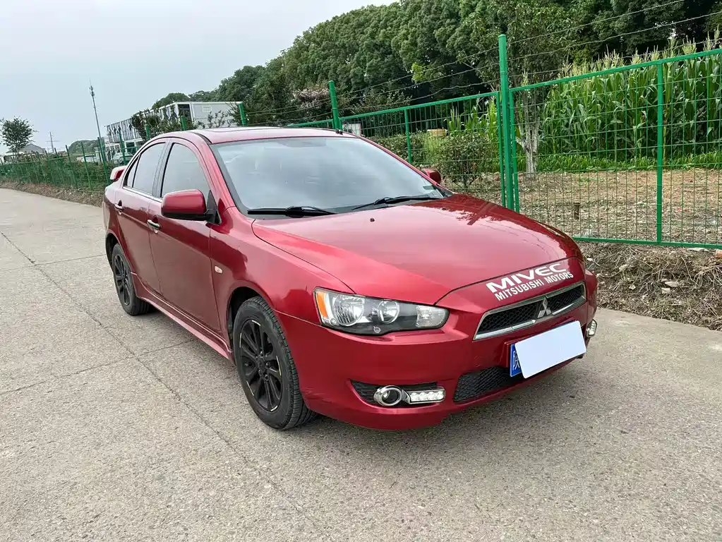 Lancer EX Fashion 1.8 L Manual Comfort