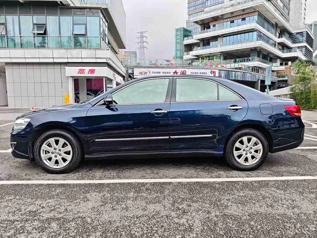 Camry 240 G Luxury