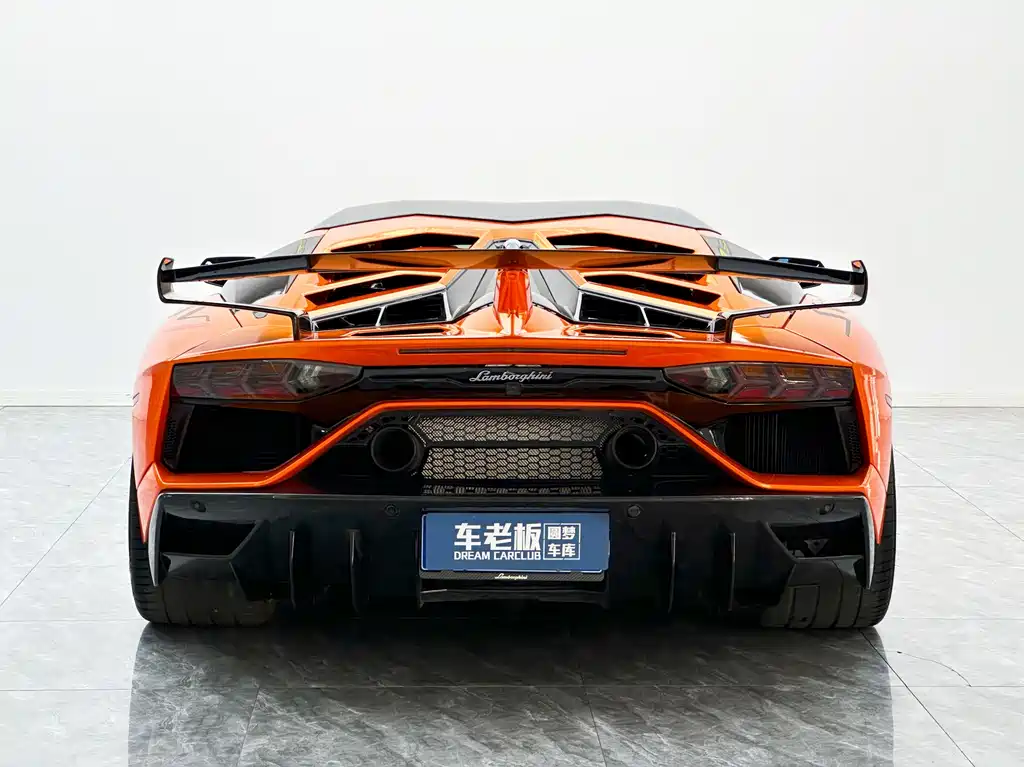 Aventador LP 700-4