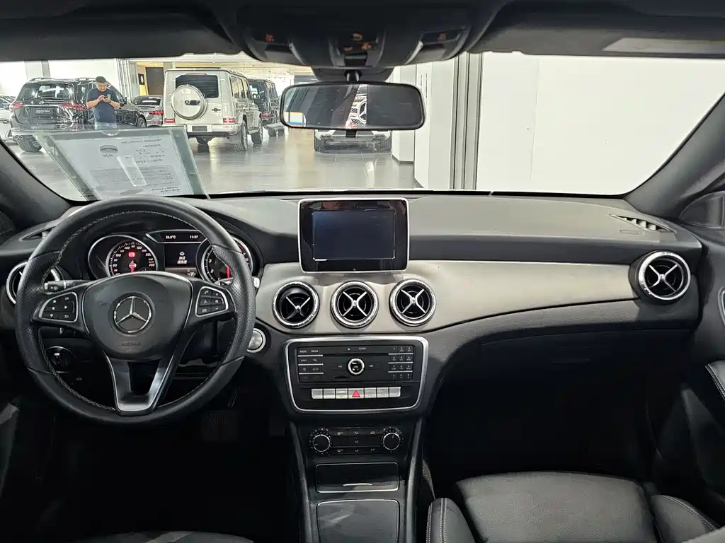 Mercedes-Benz CLA (Import) CLA 200 Fashion