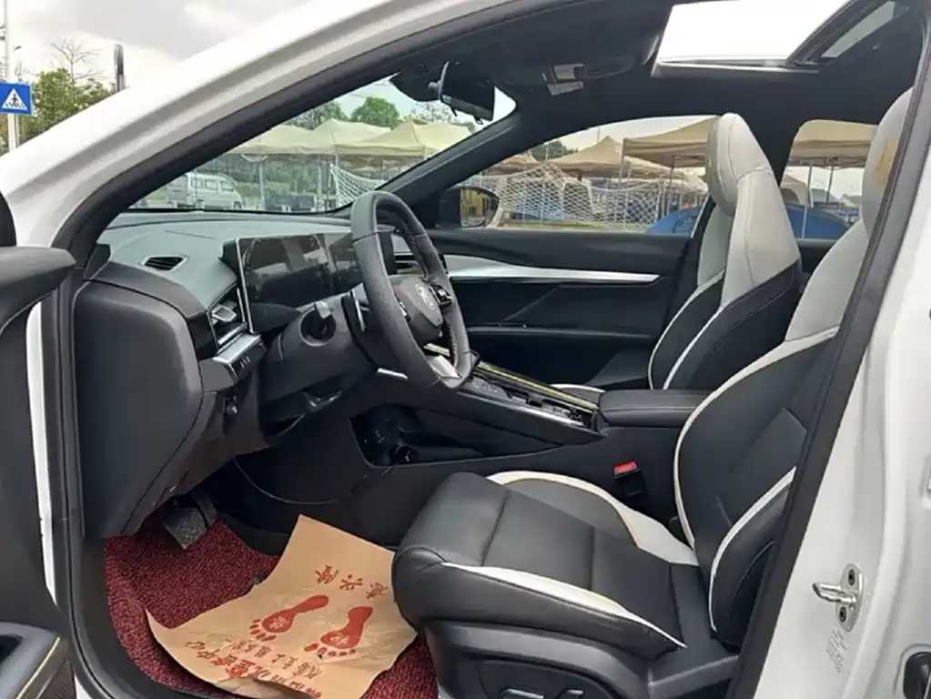 MG5 Scorpio 1.5 T Trophy Sport Flagship