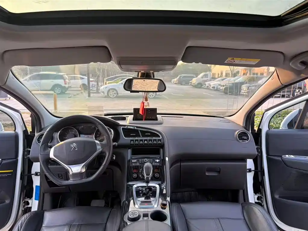 Peugeot 3008 1.6 THP Roland · Garros