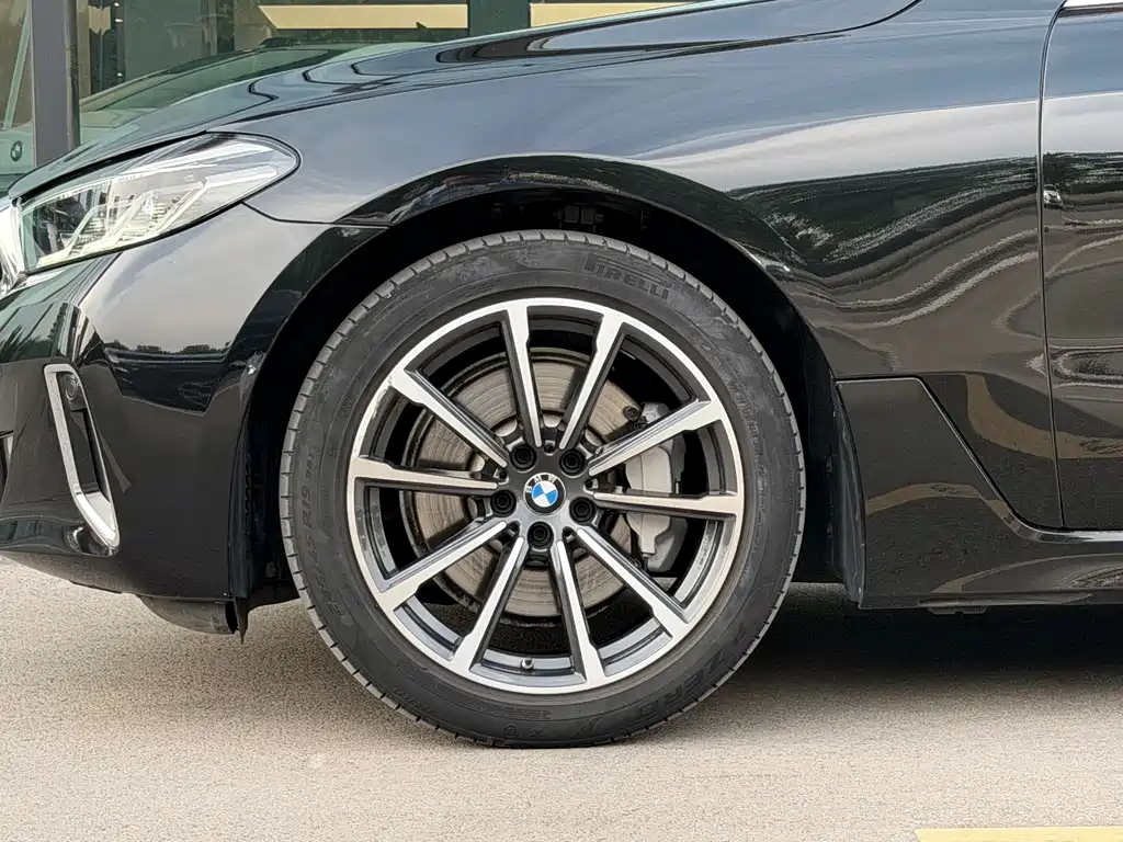BMW 6 Series GT 630 i Luxury Design Package