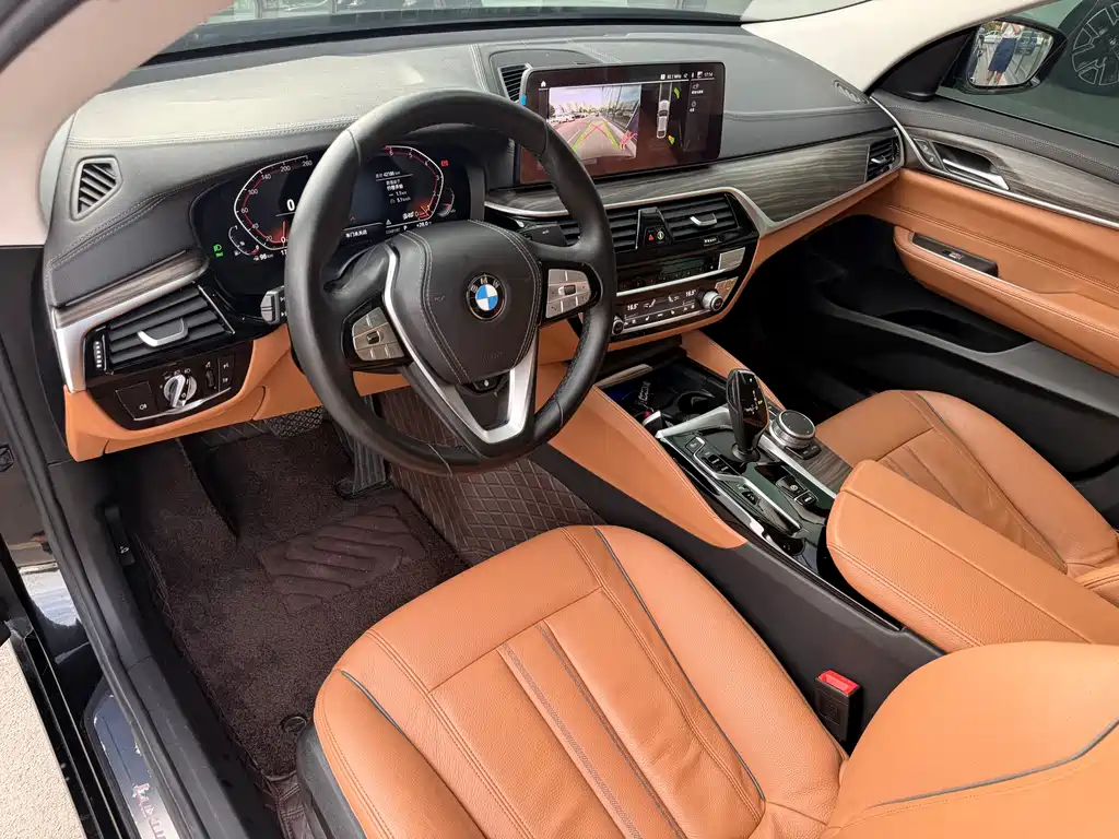 BMW 6 Series GT 630 i Luxury Design Package