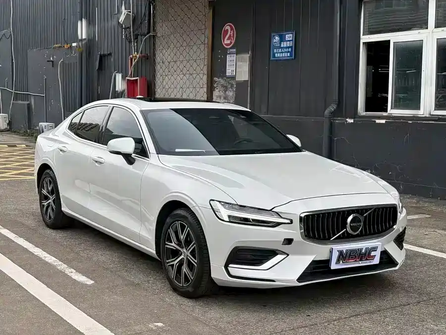 Volvo S60 B4 Smart Ease Luxury