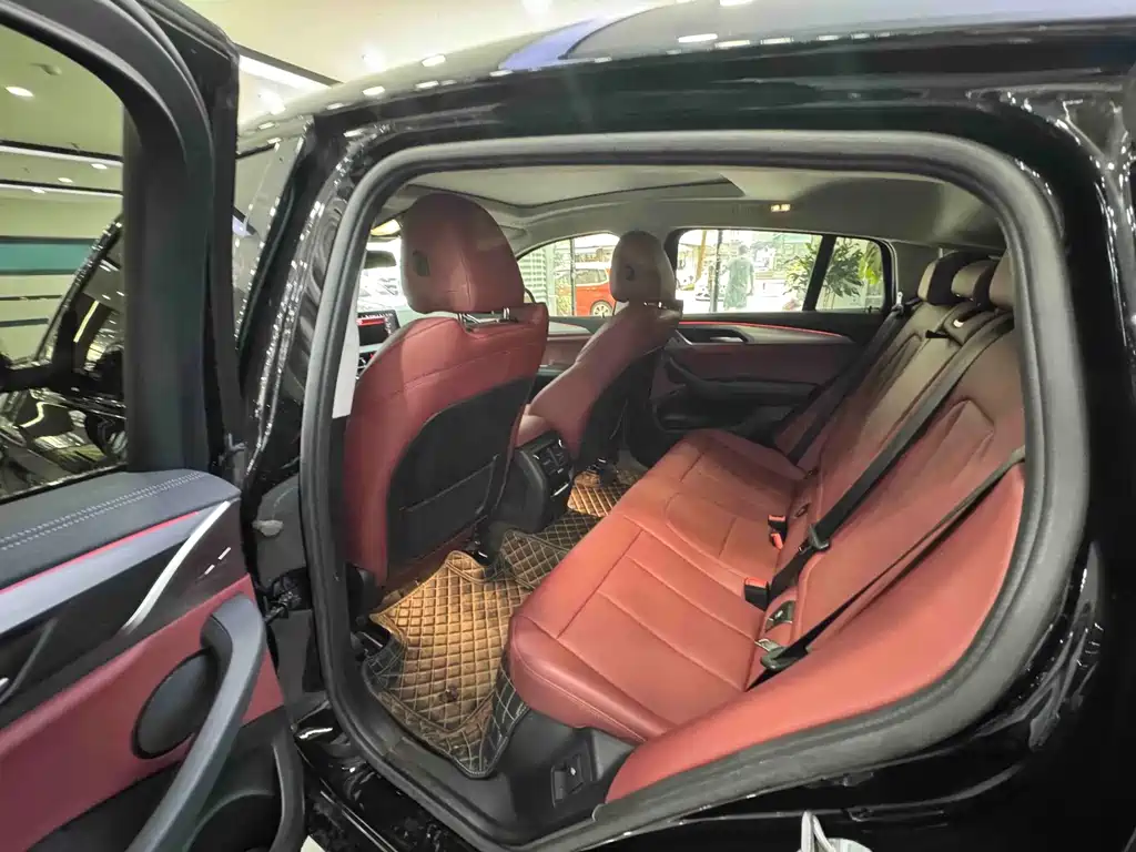 BMW X4 xDrive 25 i M Sport Package