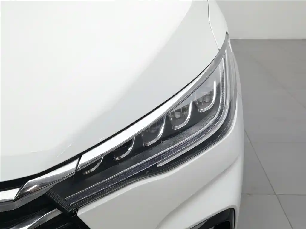 Song MAX 宋MAX 2021款 升级版 1.5 T 手动豪华型 7座