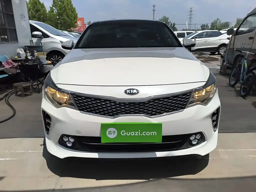 Kia K5 1.6 T Auto LUX