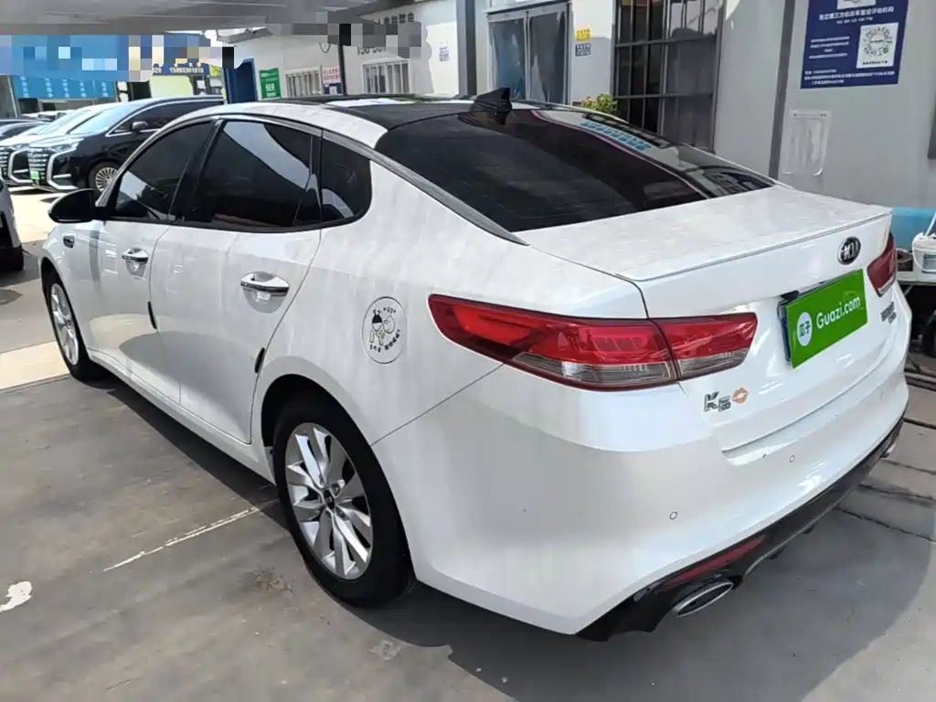 Kia K5 1.6 T Auto LUX