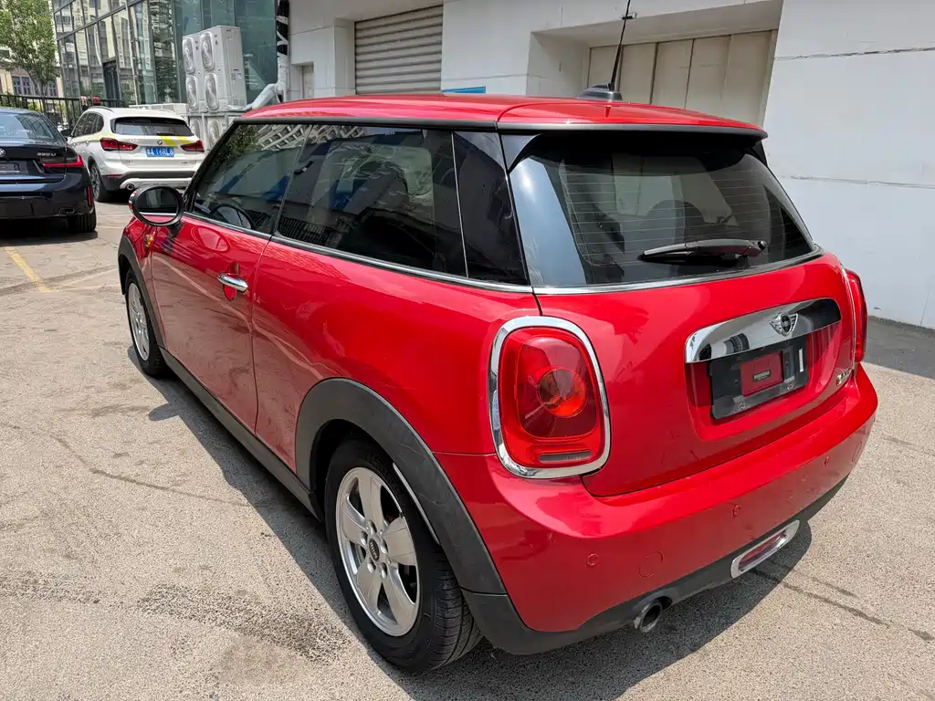 MINI 1.2 T ONE