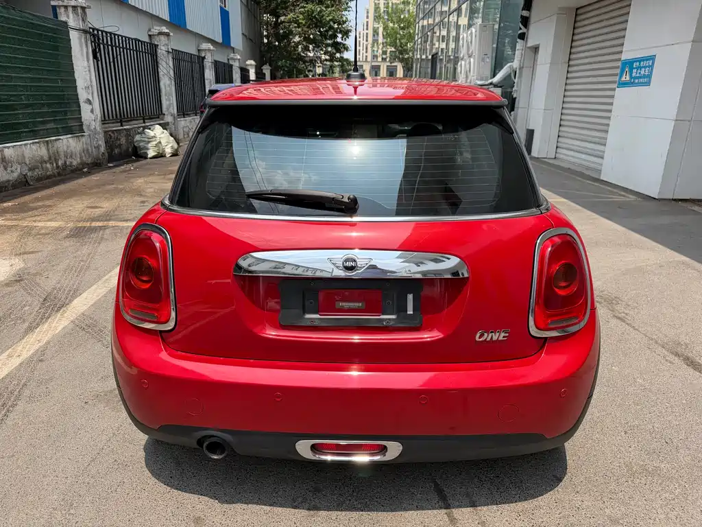 MINI 1.2 T ONE