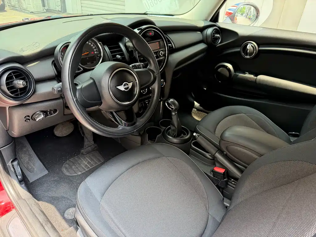 MINI 1.2 T ONE