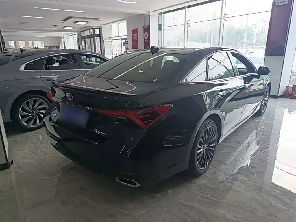 Avalon 2.5 L Touring Distinguished CN-VI