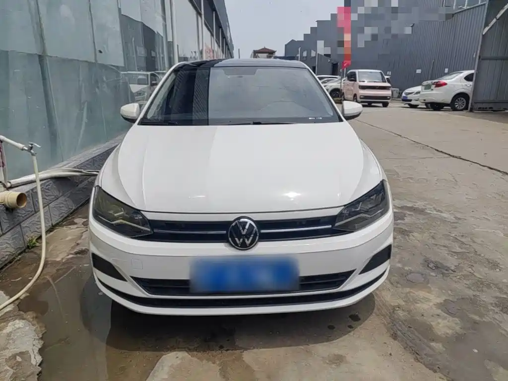 Polo Plus 1.5 L Auto Colorful Tech