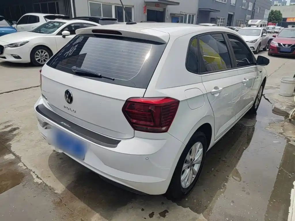Polo Plus 1.5 L Auto Colorful Tech