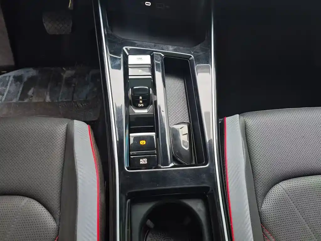 Lamando Lamando L 280 TSI DSG Spicy Cool