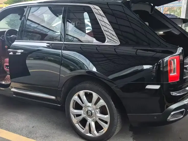 Rolls-Royce Cullinan Black Badge