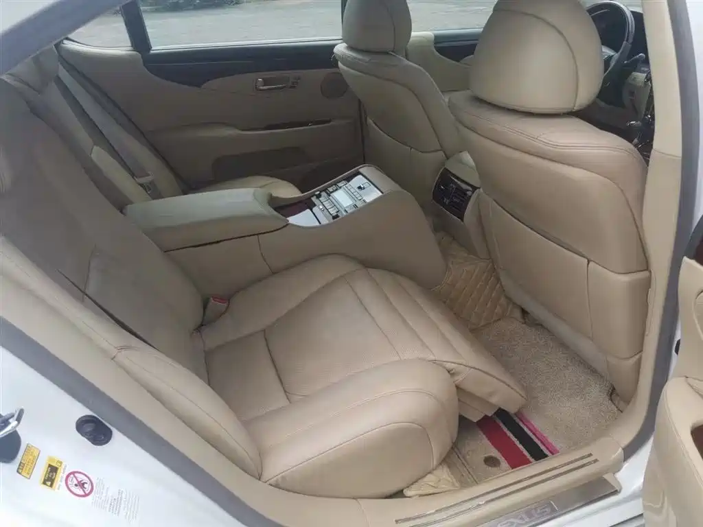 Lexus LS 460 L Distinguished