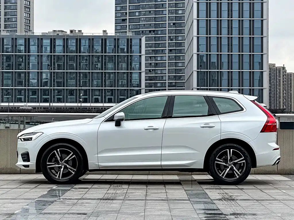 Volvo XC60 沃尔沃XC60 2019款 T5 四驱智雅运动版 国VI
