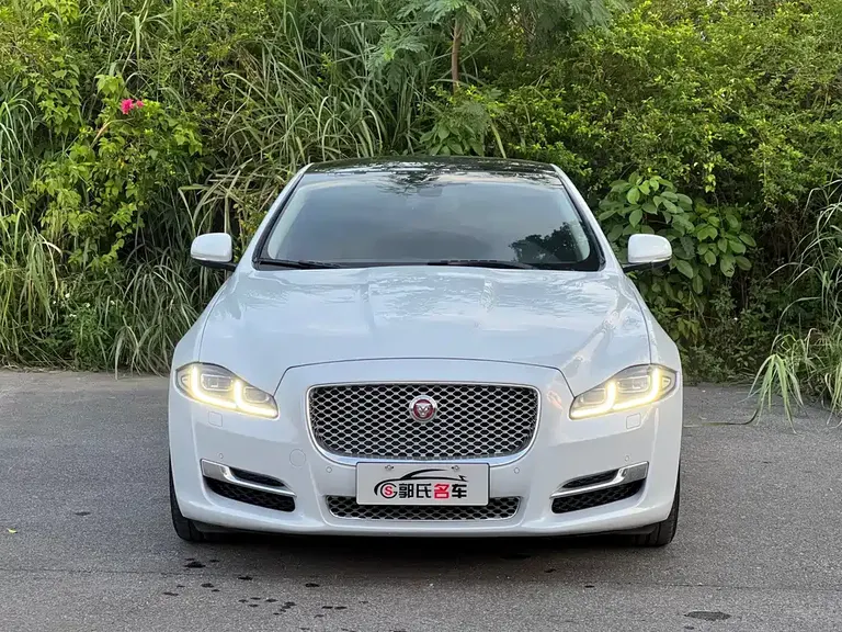 Jaguar XJ XJL 3.0 SC 2 WD Graceful Business