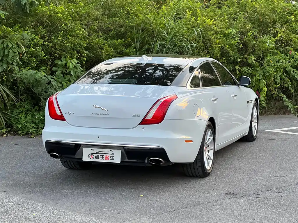 Jaguar XJ XJL 3.0 SC 2 WD Graceful Business