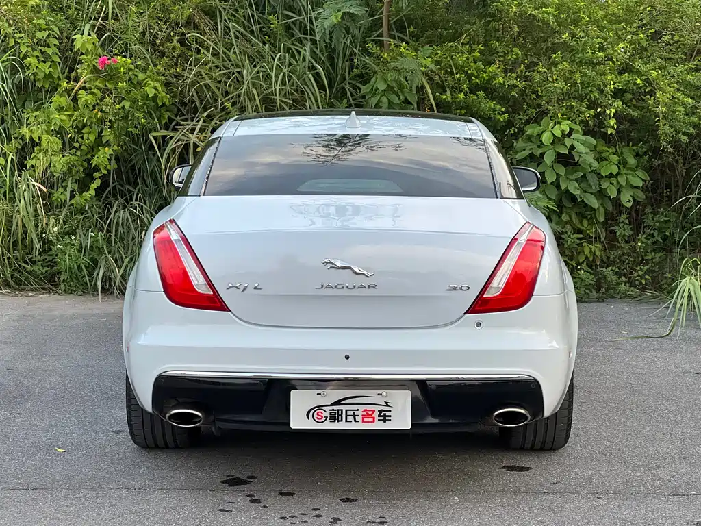 Jaguar XJ XJL 3.0 SC 2 WD Graceful Business