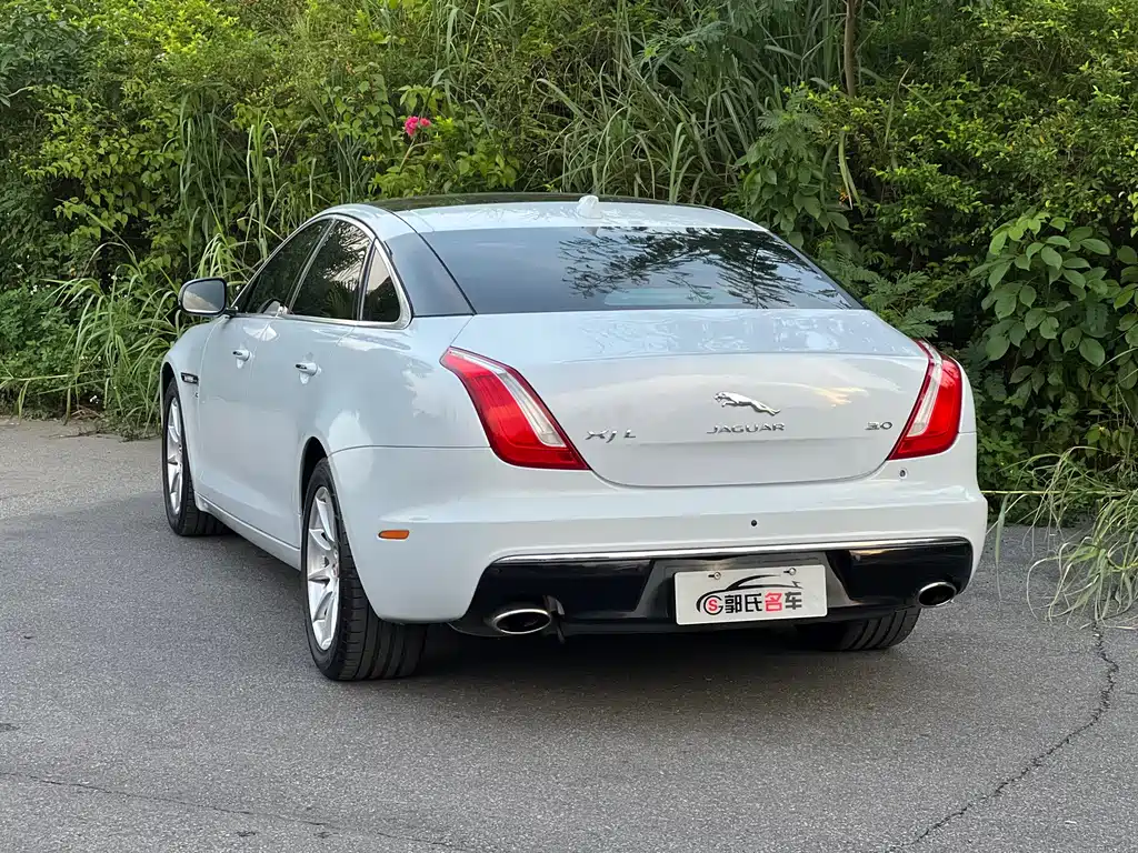 Jaguar XJ XJL 3.0 SC 2 WD Graceful Business