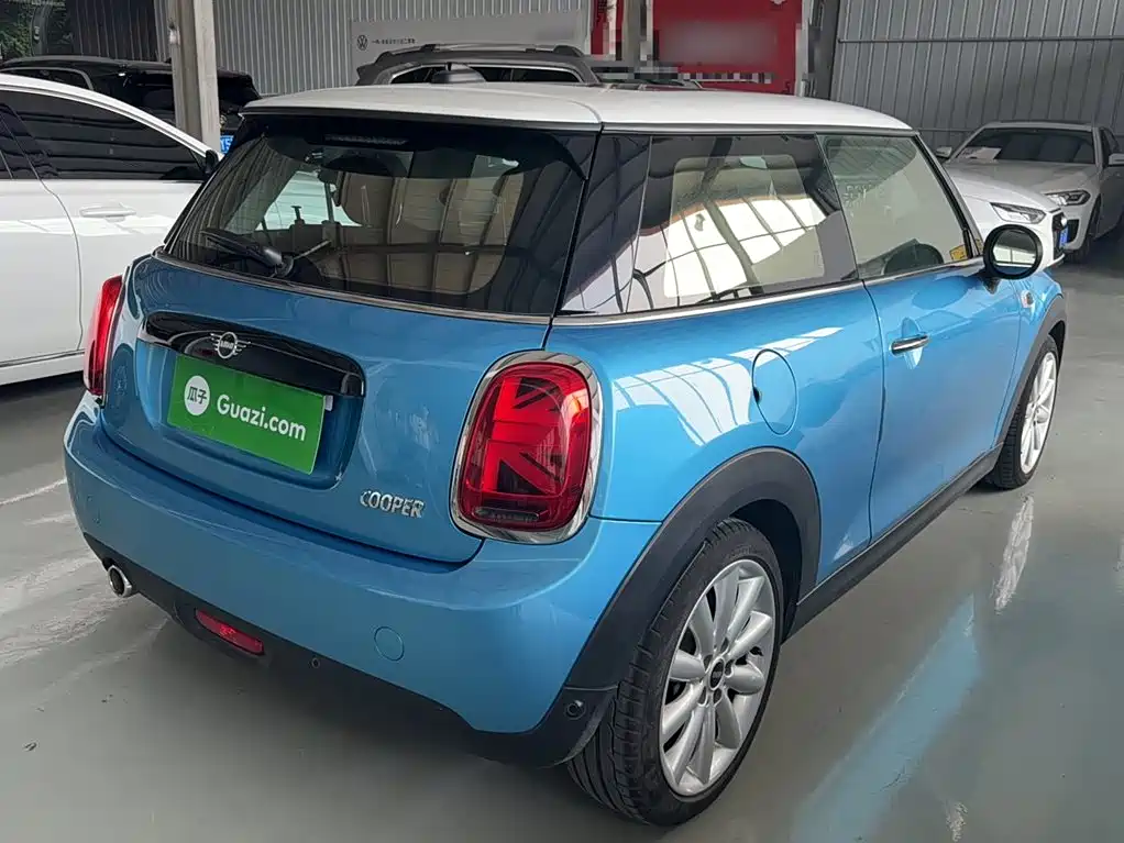 MINI 1.5 T COOPER Artist