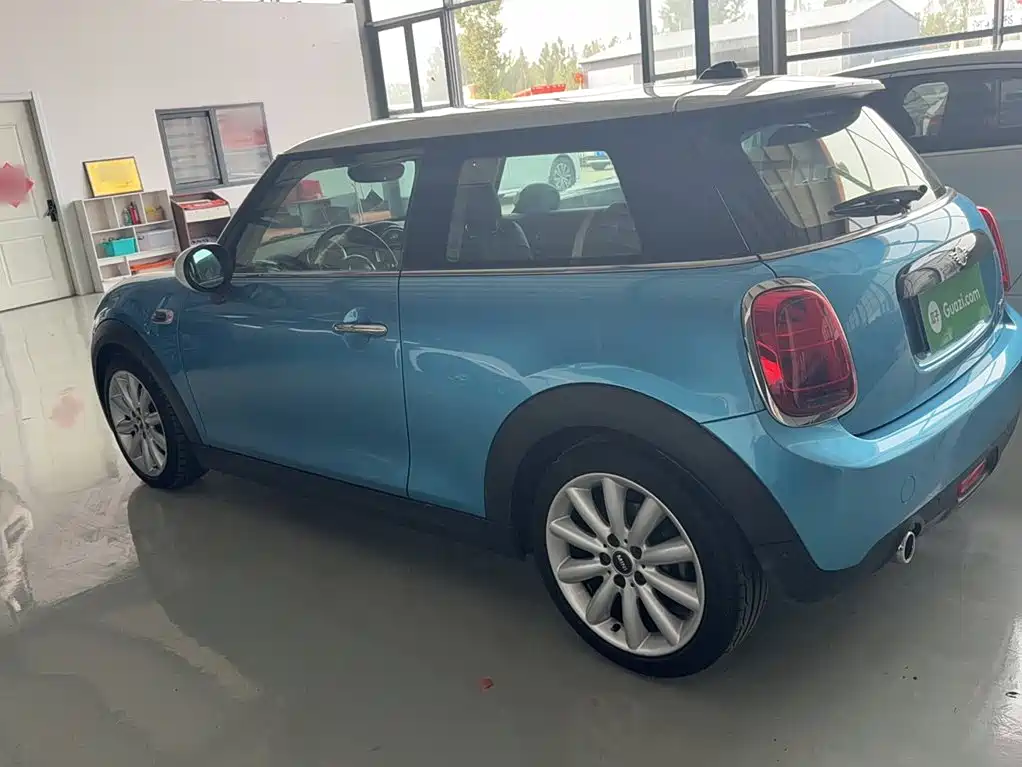 MINI 1.5 T COOPER Artist