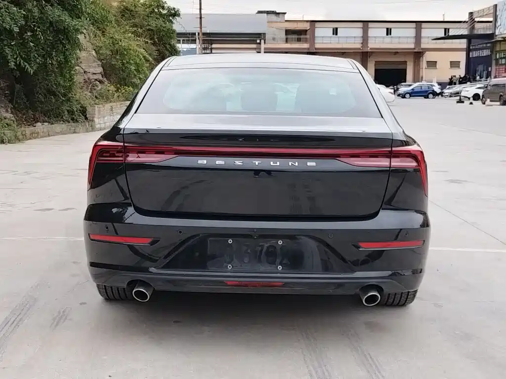 Besturn B70 3 rd Gen 1.5 T Auto Pleasure 70 Anniversary