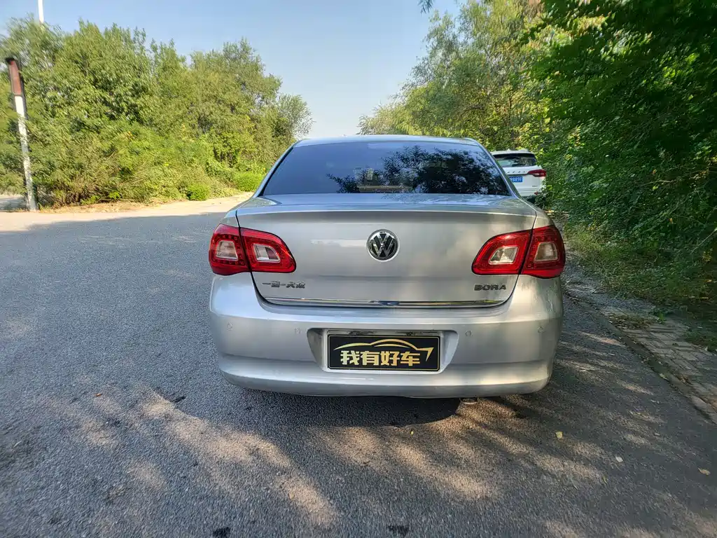 Bora 1.6 L Auto Comfort