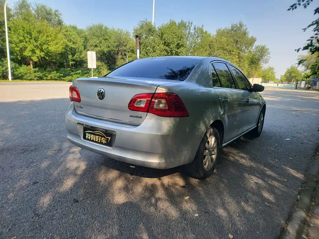 Bora 1.6 L Auto Comfort