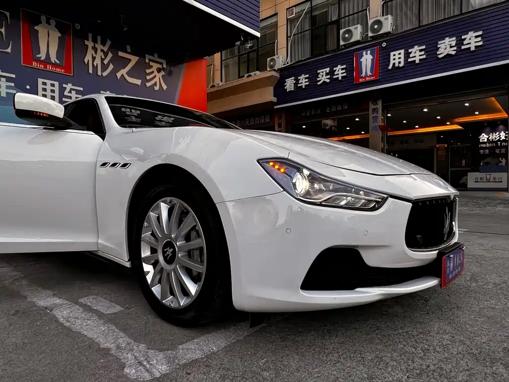 Ghibli 3.0 T Standard