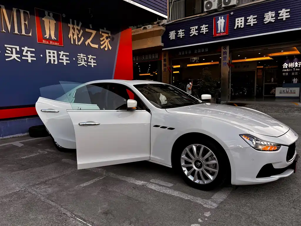 Ghibli 3.0 T Standard
