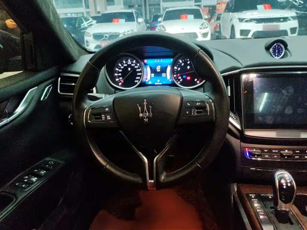 Ghibli 3.0 T Standard