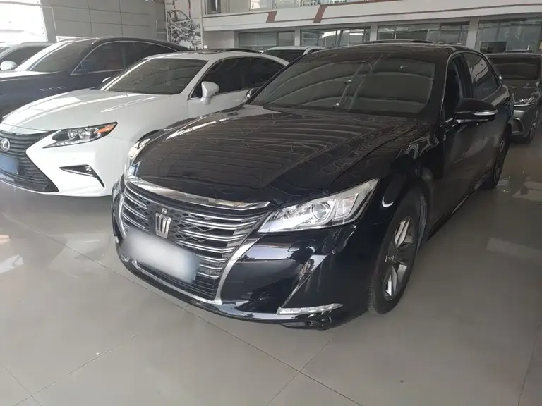Toyota Crown 2.0 T Fashion