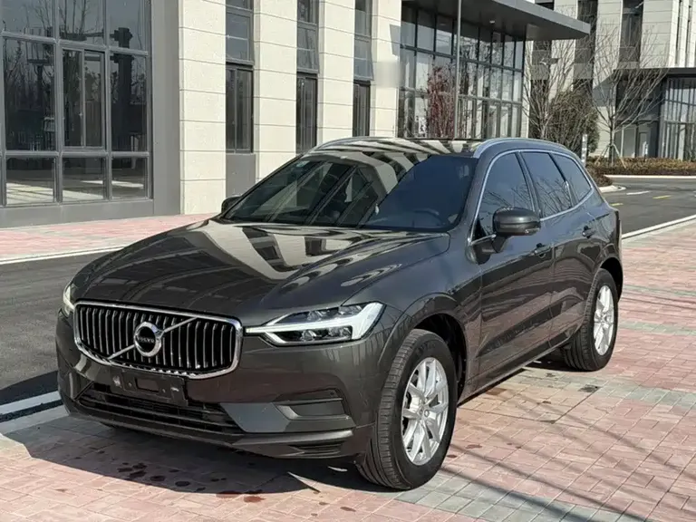 Volvo XC60 T5 4 WD Smart Ease CN-VI