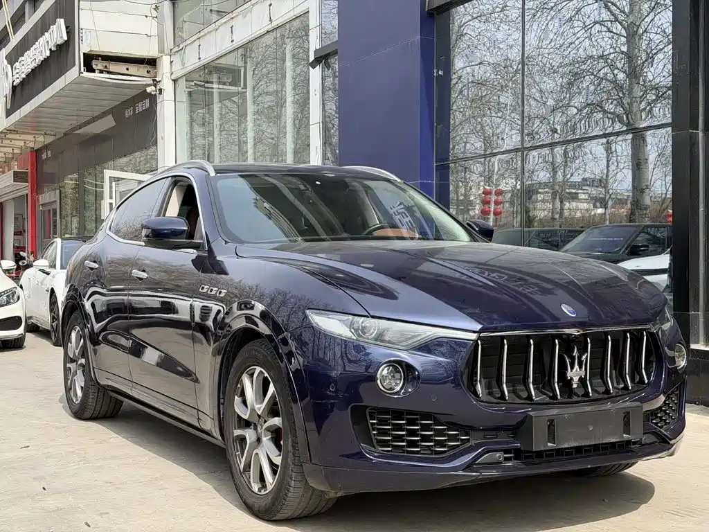 Levante 3.0 T Standard