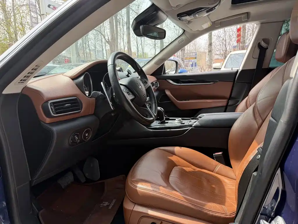 Levante 3.0 T Standard