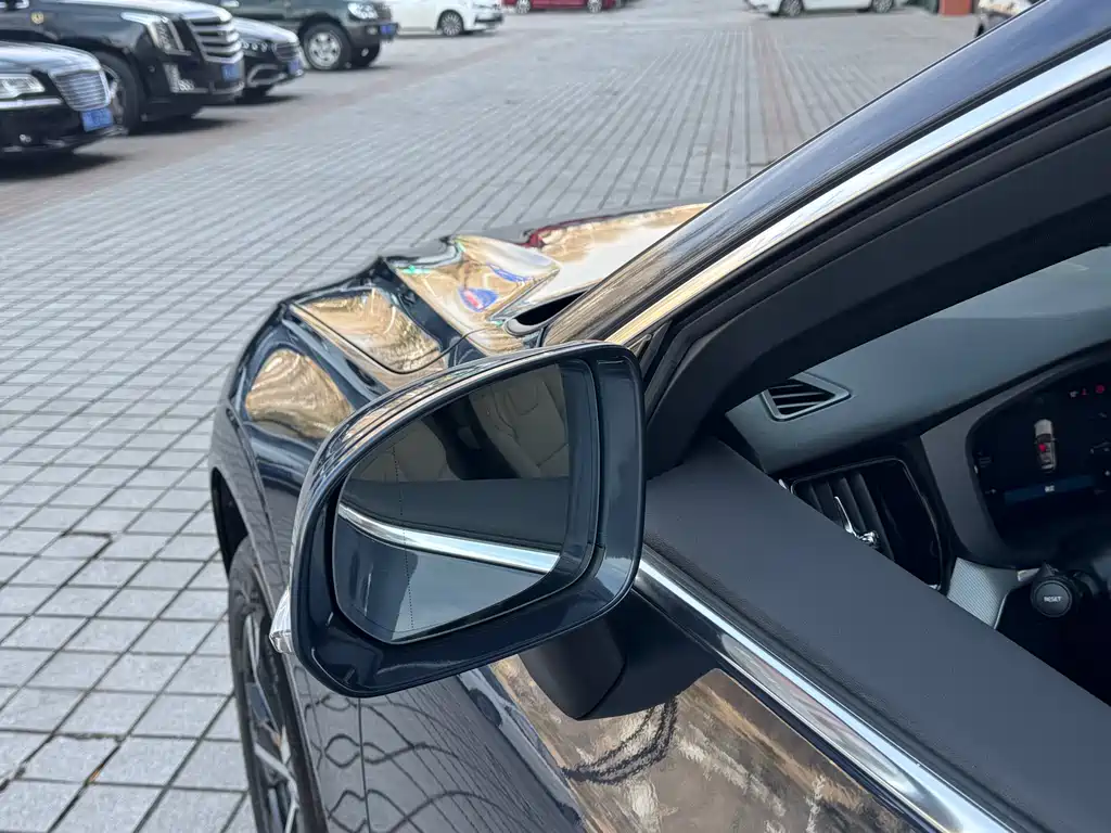 Volvo XC60 B5 4 WD Smart Ease Luxury