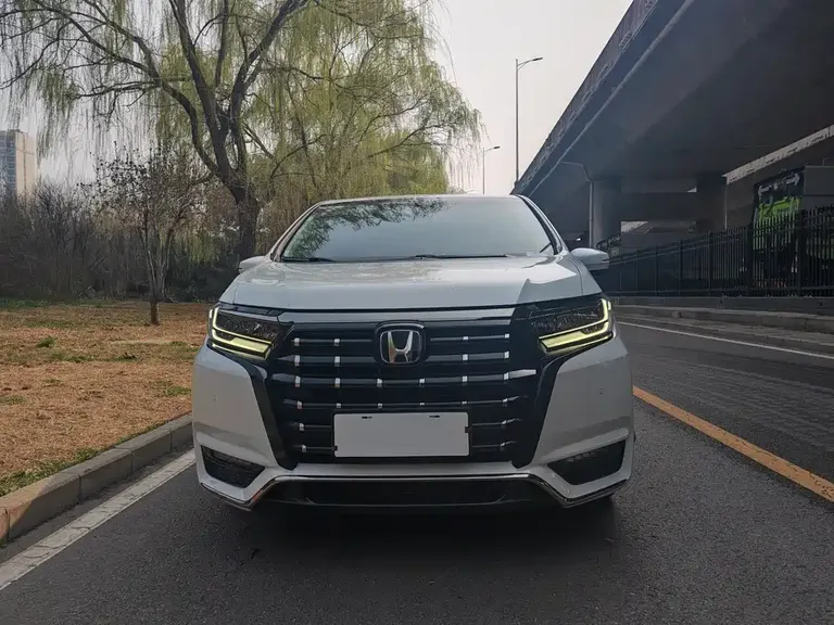Honda Elysion 2.0 L e:HEV Supreme