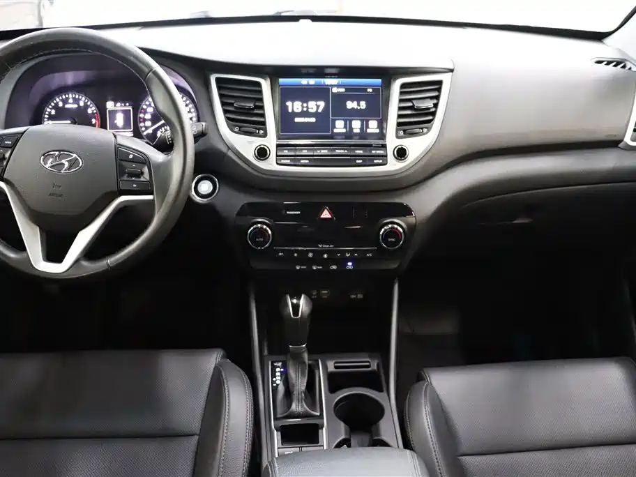 Tucson 1.6 T DCT 2 WD 15 Anniversary Special Edition