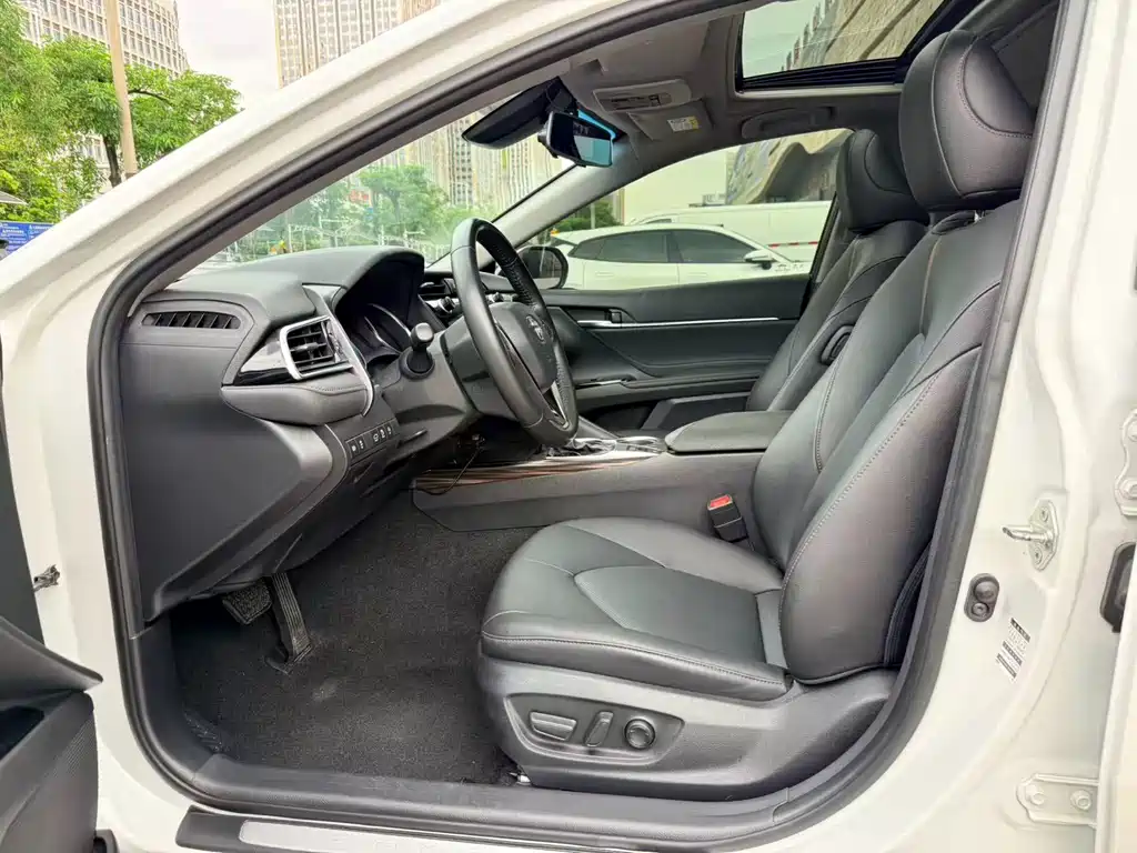Camry 2.0 G Luxury CN-VI