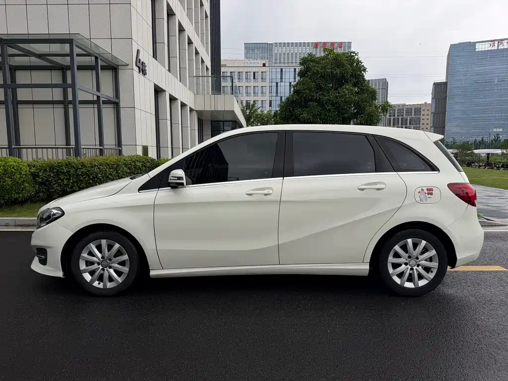 Mercedes-Benz B-Class B 180