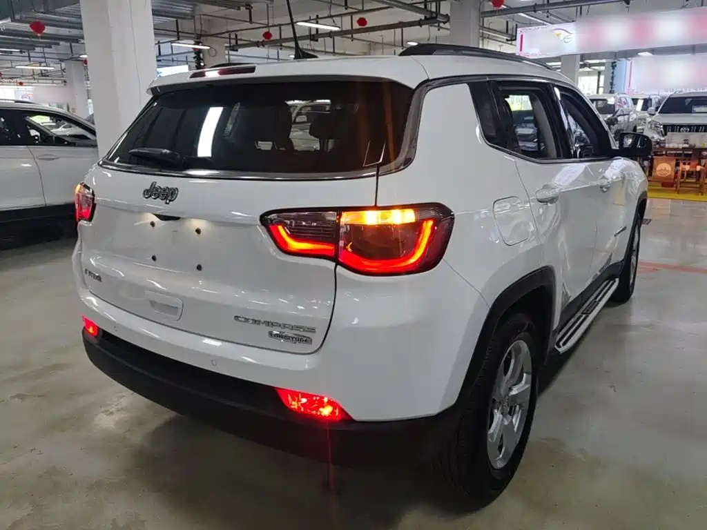 Compass 200 T Auto Home Enjoyment