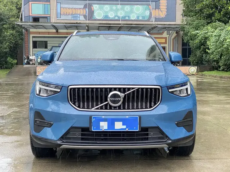 Volvo XC40 沃尔沃XC40 2023款 B3 智行时尚版