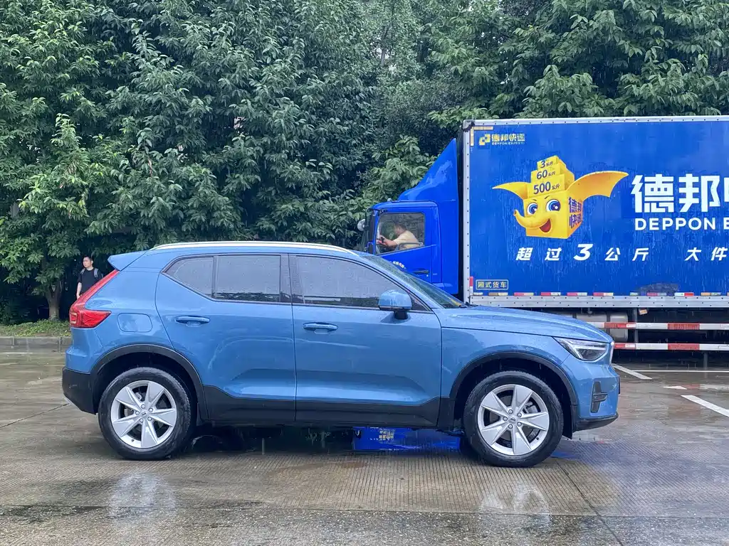 Volvo XC40 沃尔沃XC40 2023款 B3 智行时尚版